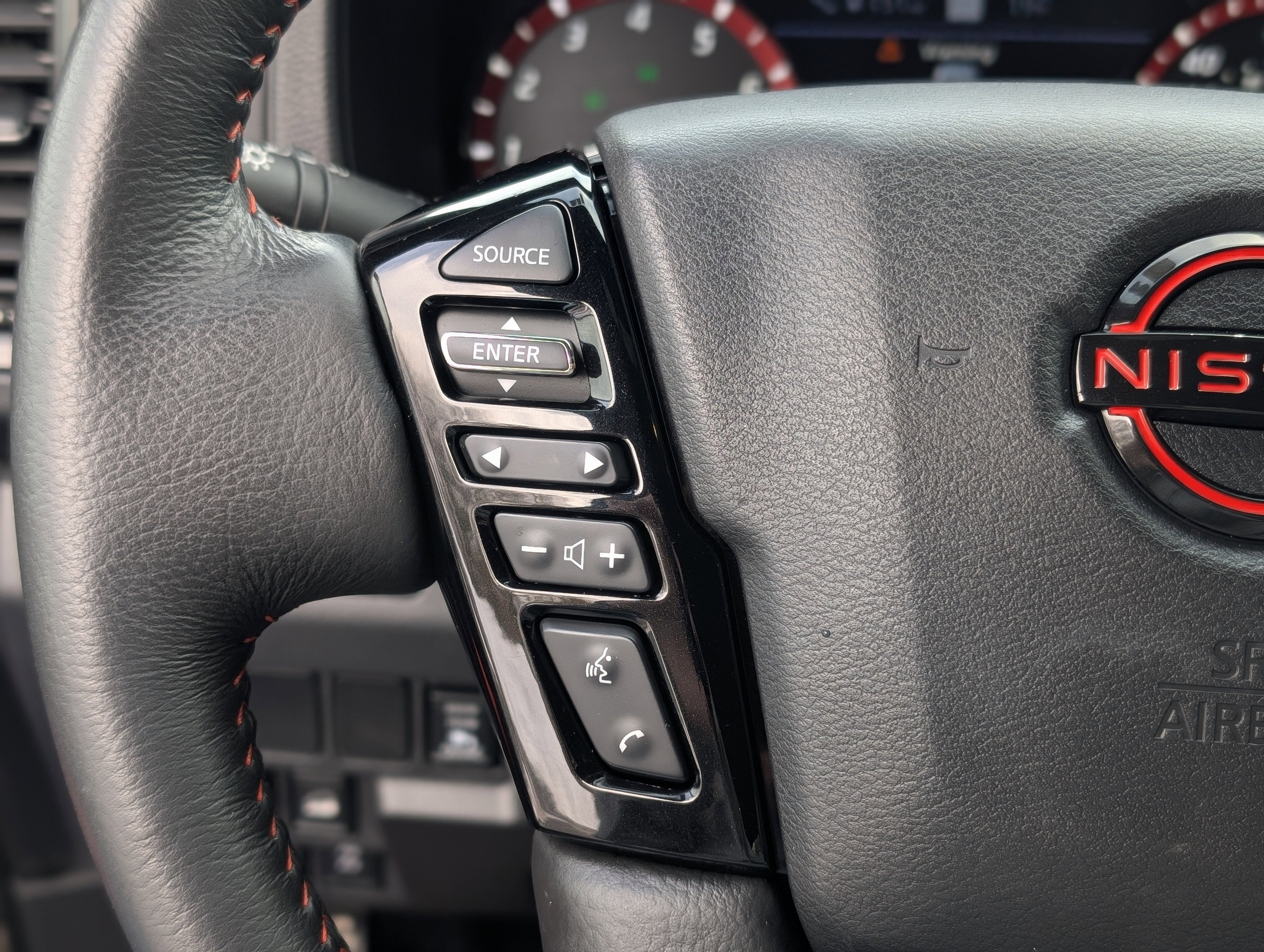 2023 Nissan Frontier Crew Cab PRO-4X 4x4