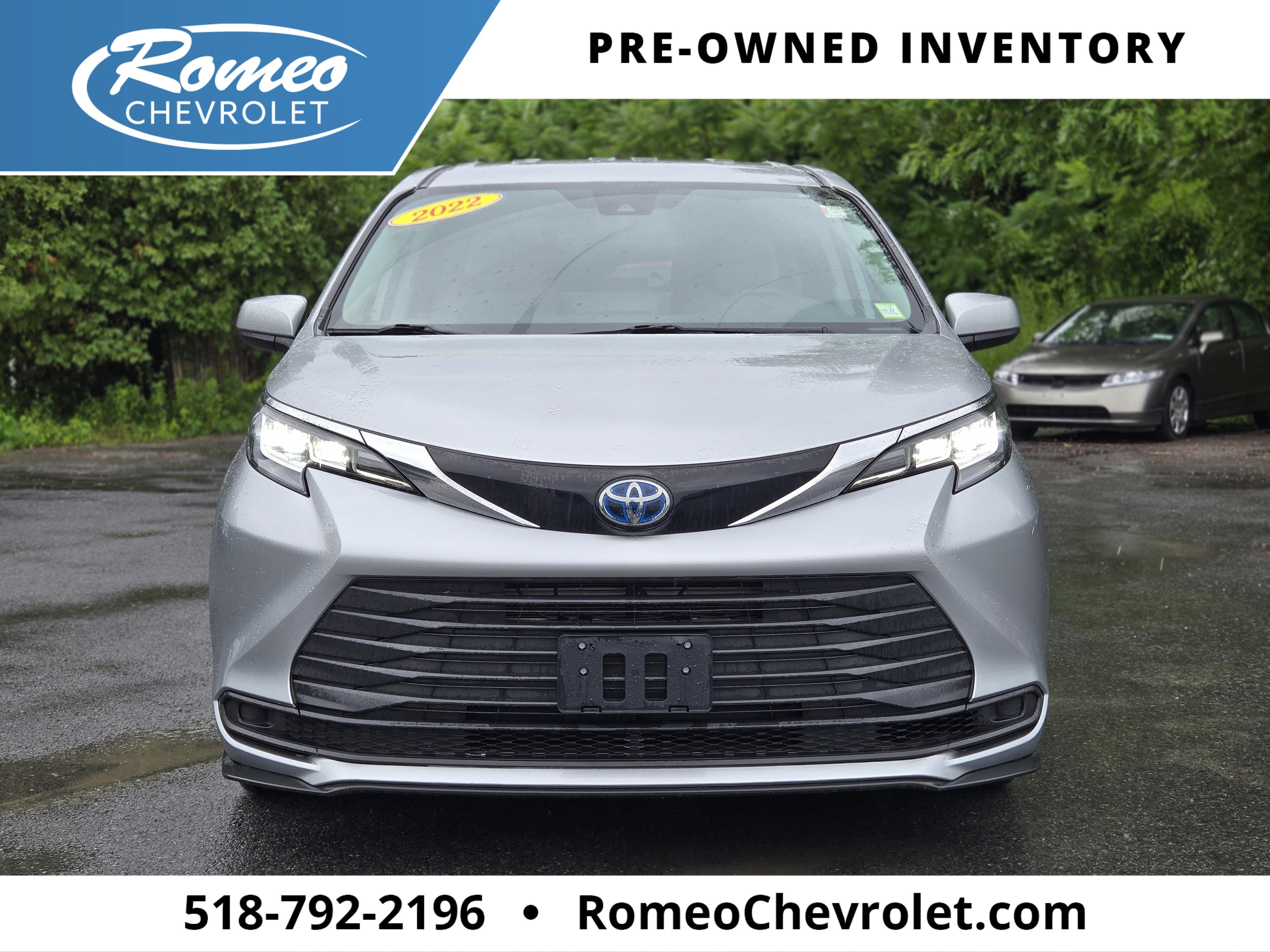 2022 Toyota Sienna LE