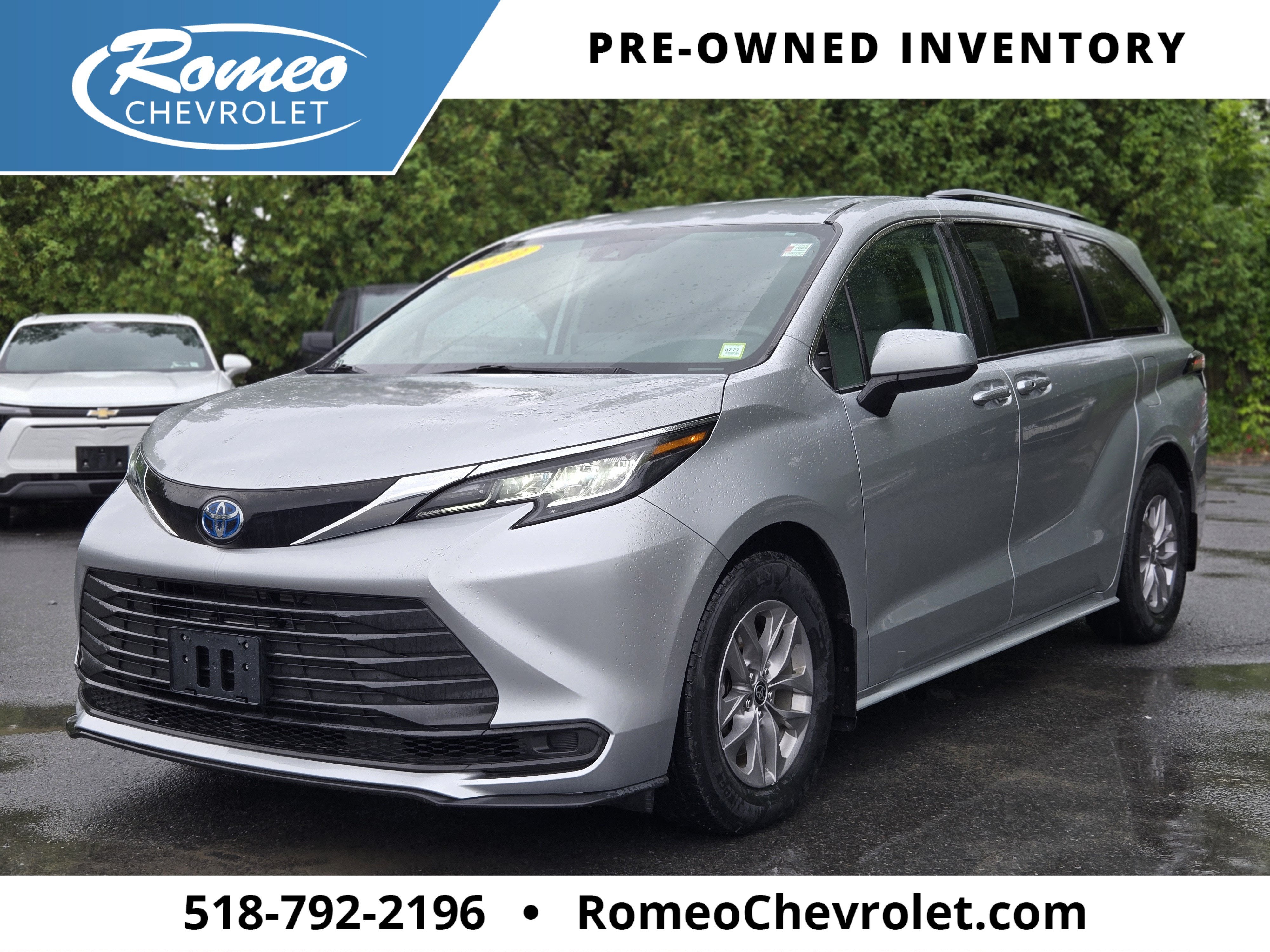 2022 Toyota Sienna LE