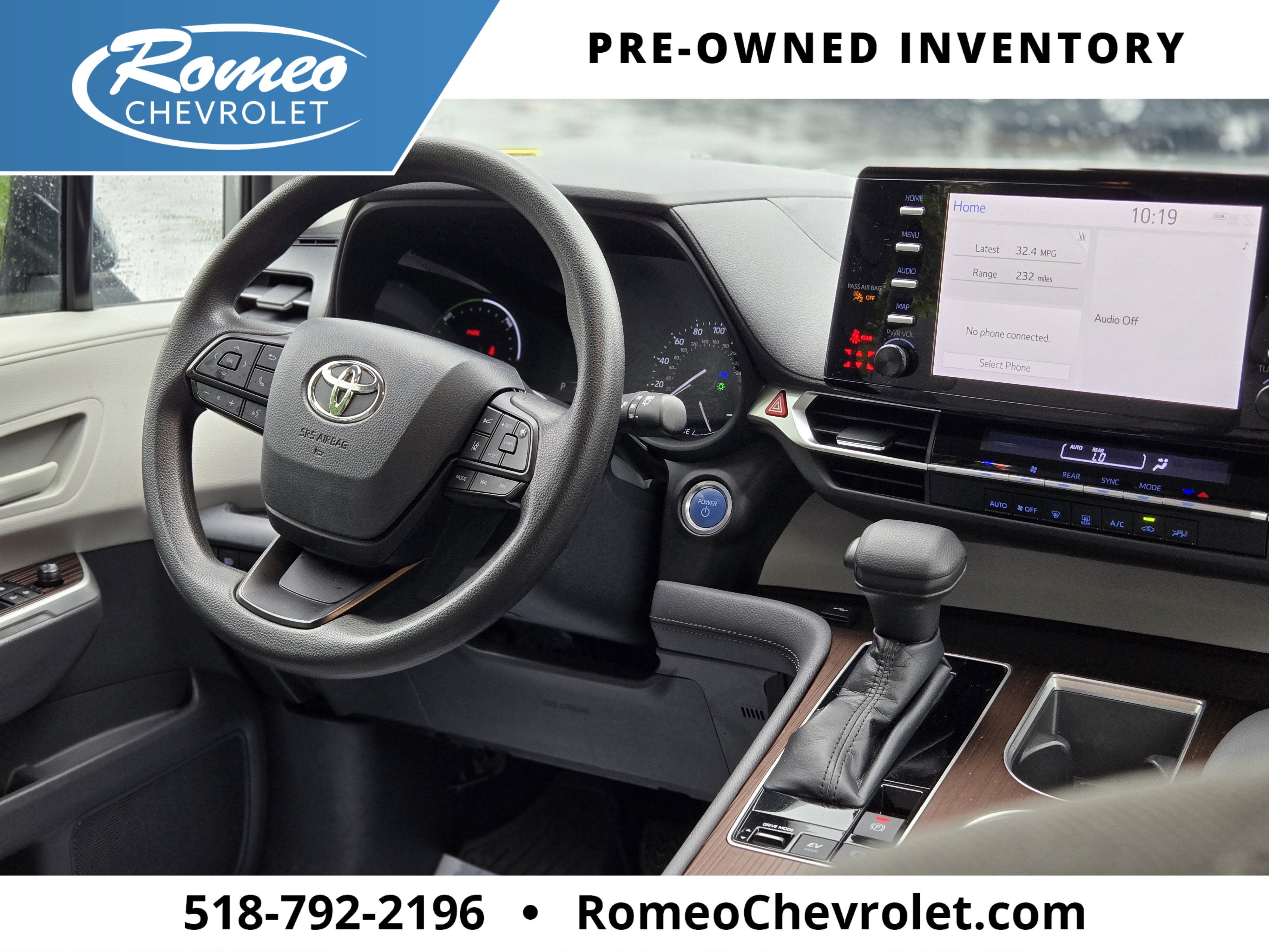 2022 Toyota Sienna LE