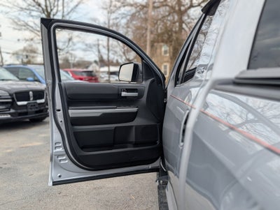2018 Toyota Tundra SR5 5.7L V8