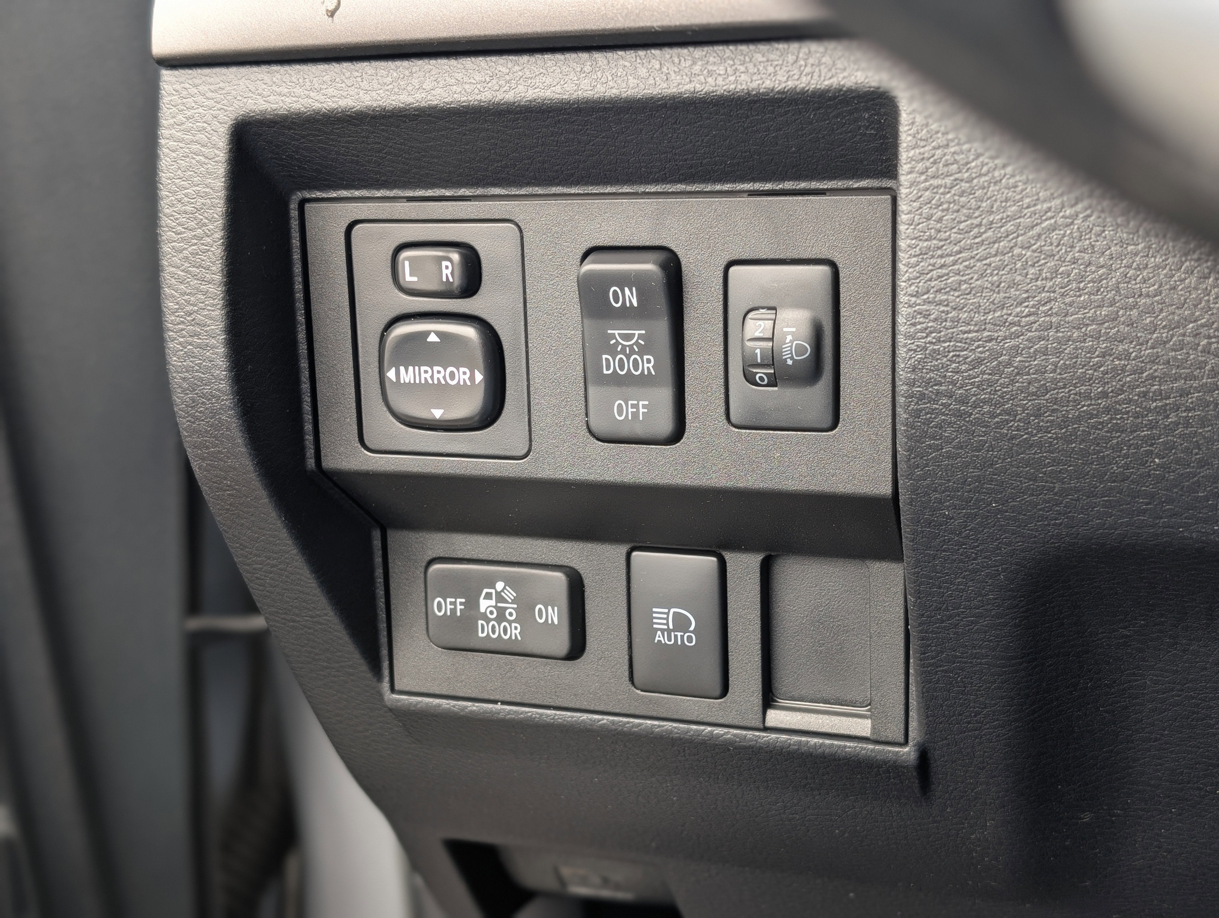 2018 Toyota Tundra SR5 5.7L V8