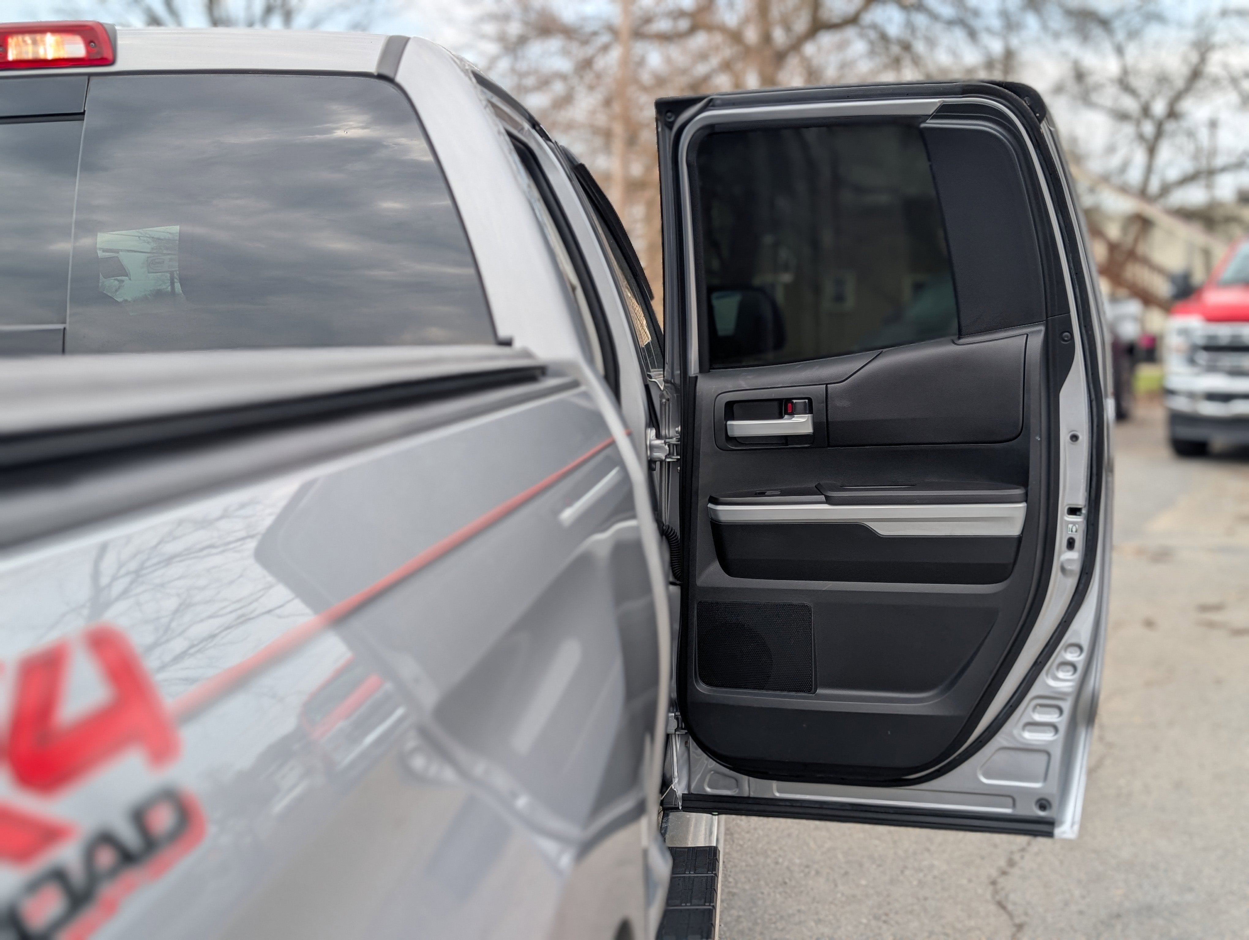 2018 Toyota Tundra SR5 5.7L V8