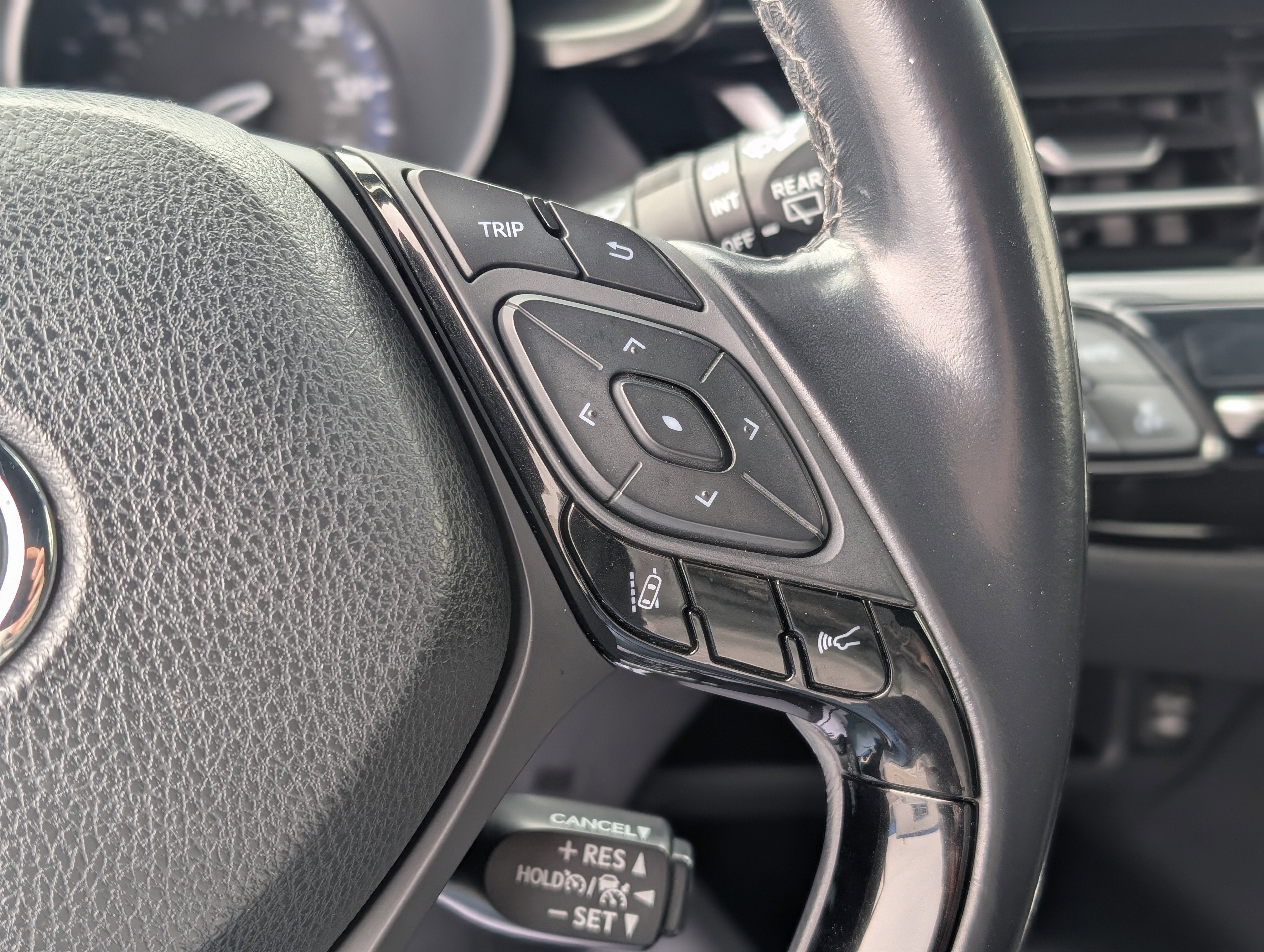 2018 Toyota C-HR XLE Premium