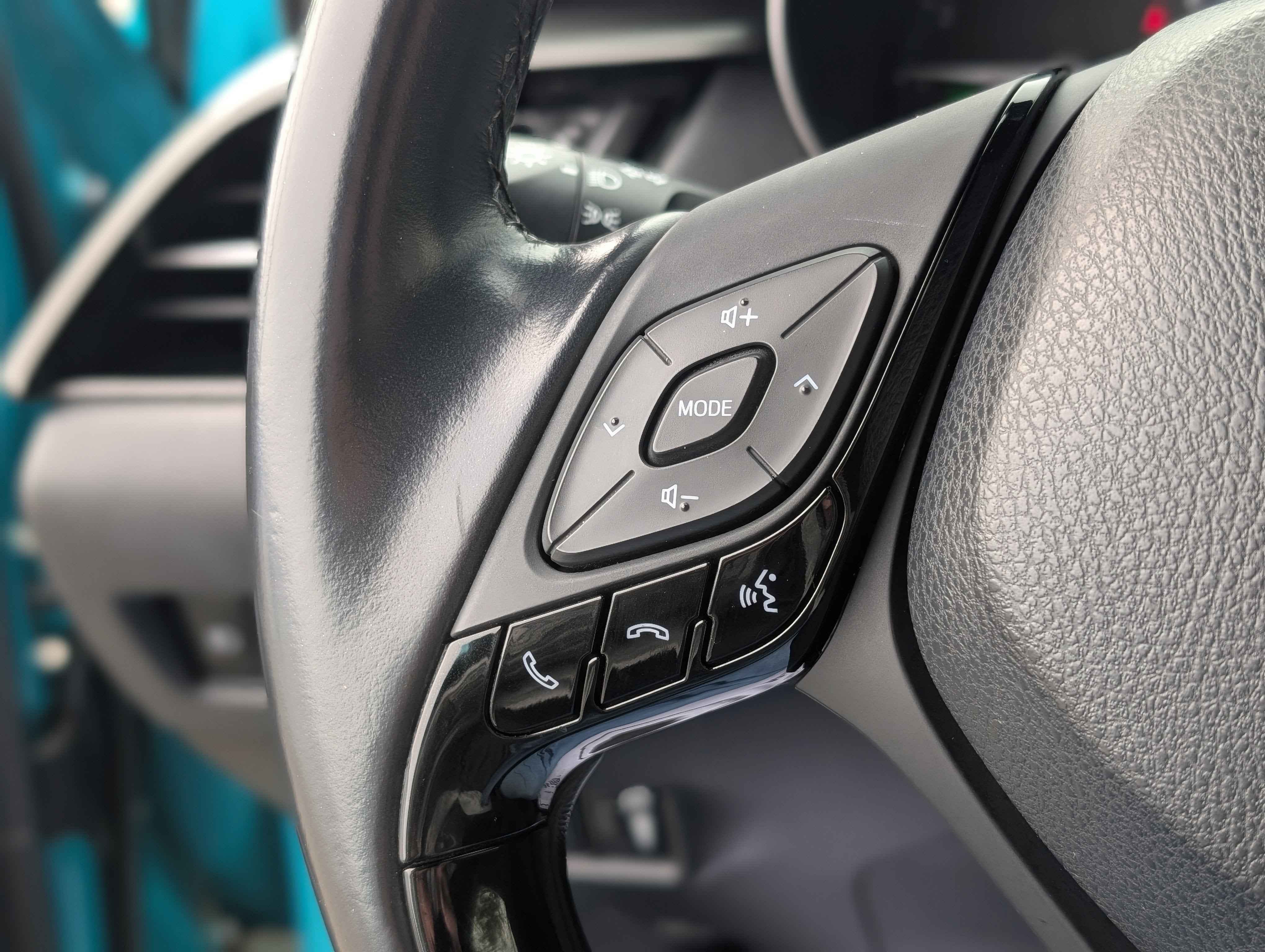 2018 Toyota C-HR XLE Premium