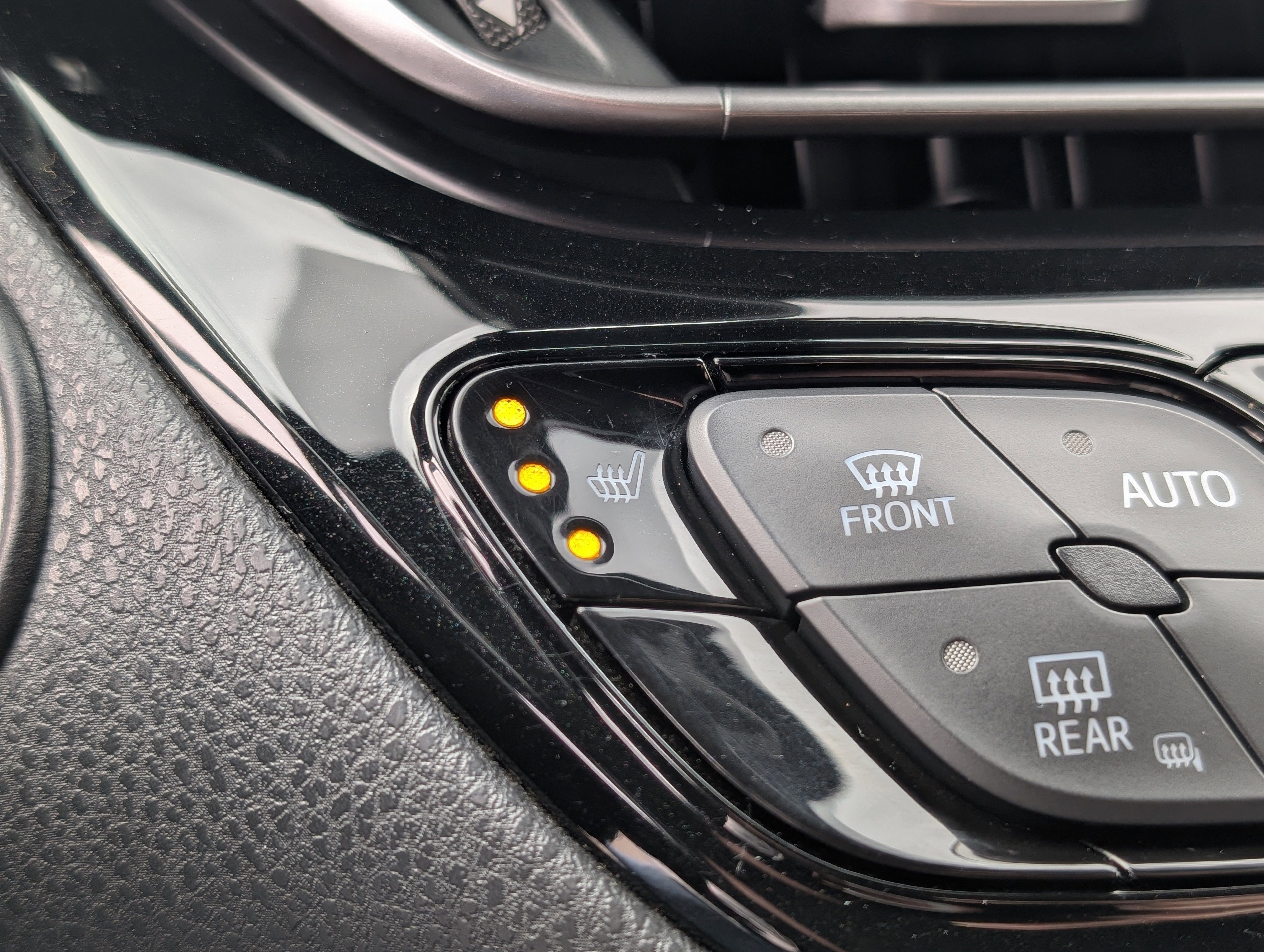 2018 Toyota C-HR XLE Premium